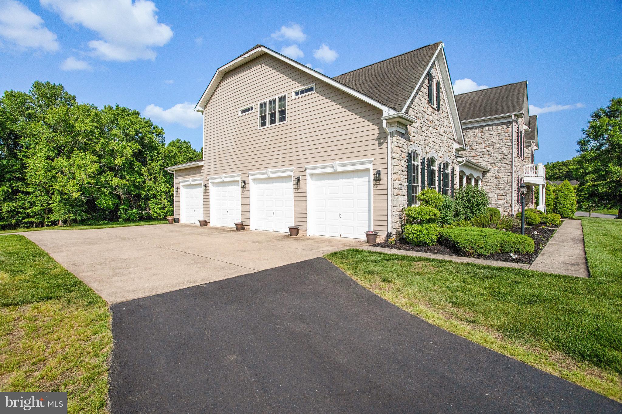 HAMPTONS AT WOODMORE - Residential