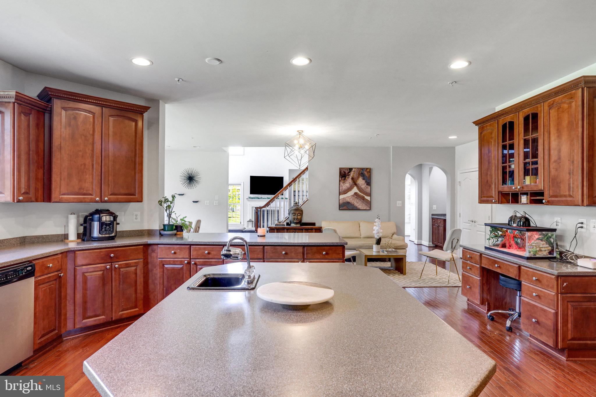 HAMPTONS AT WOODMORE - Residential