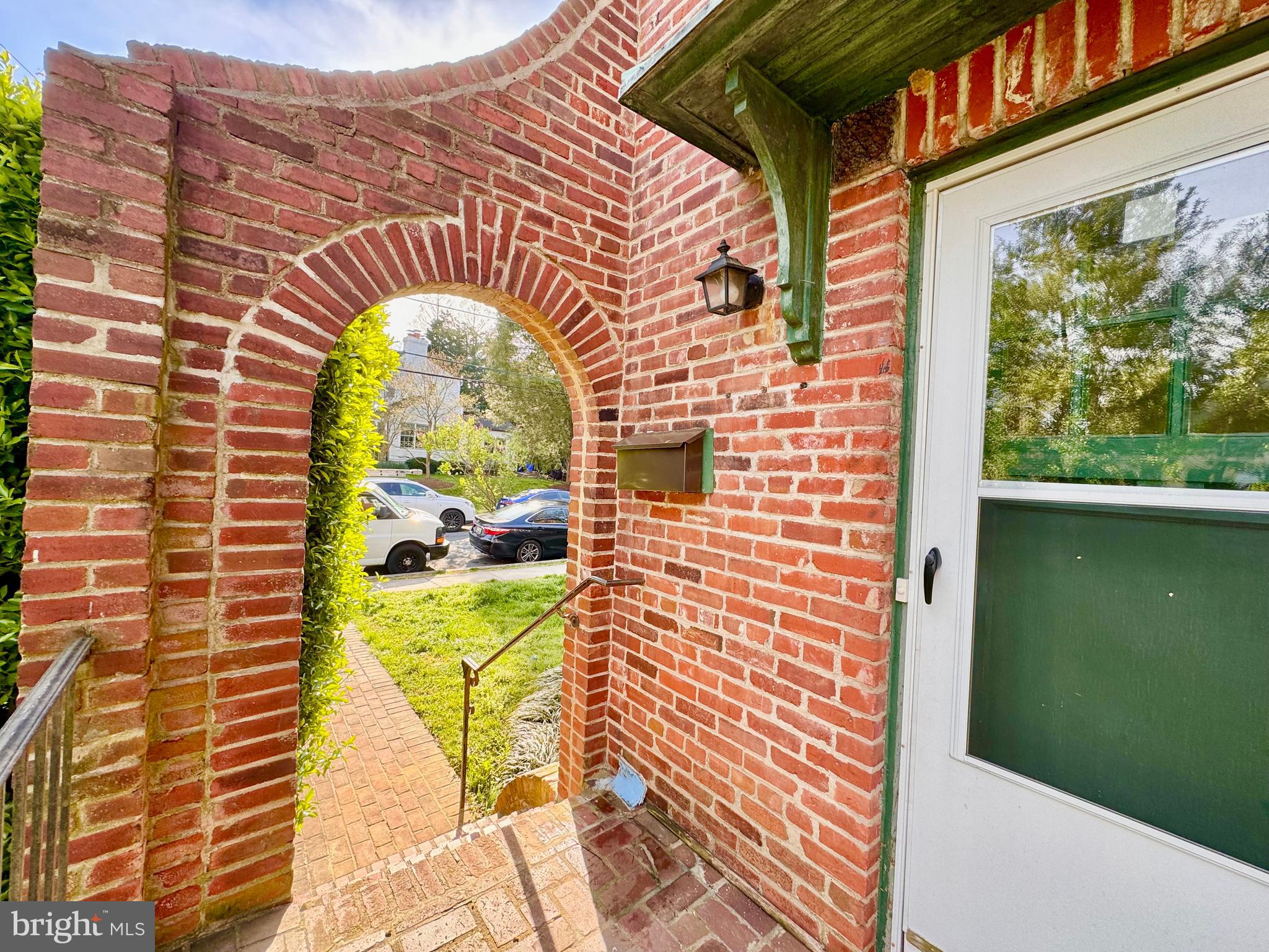 BROOKMONT - Residential Income