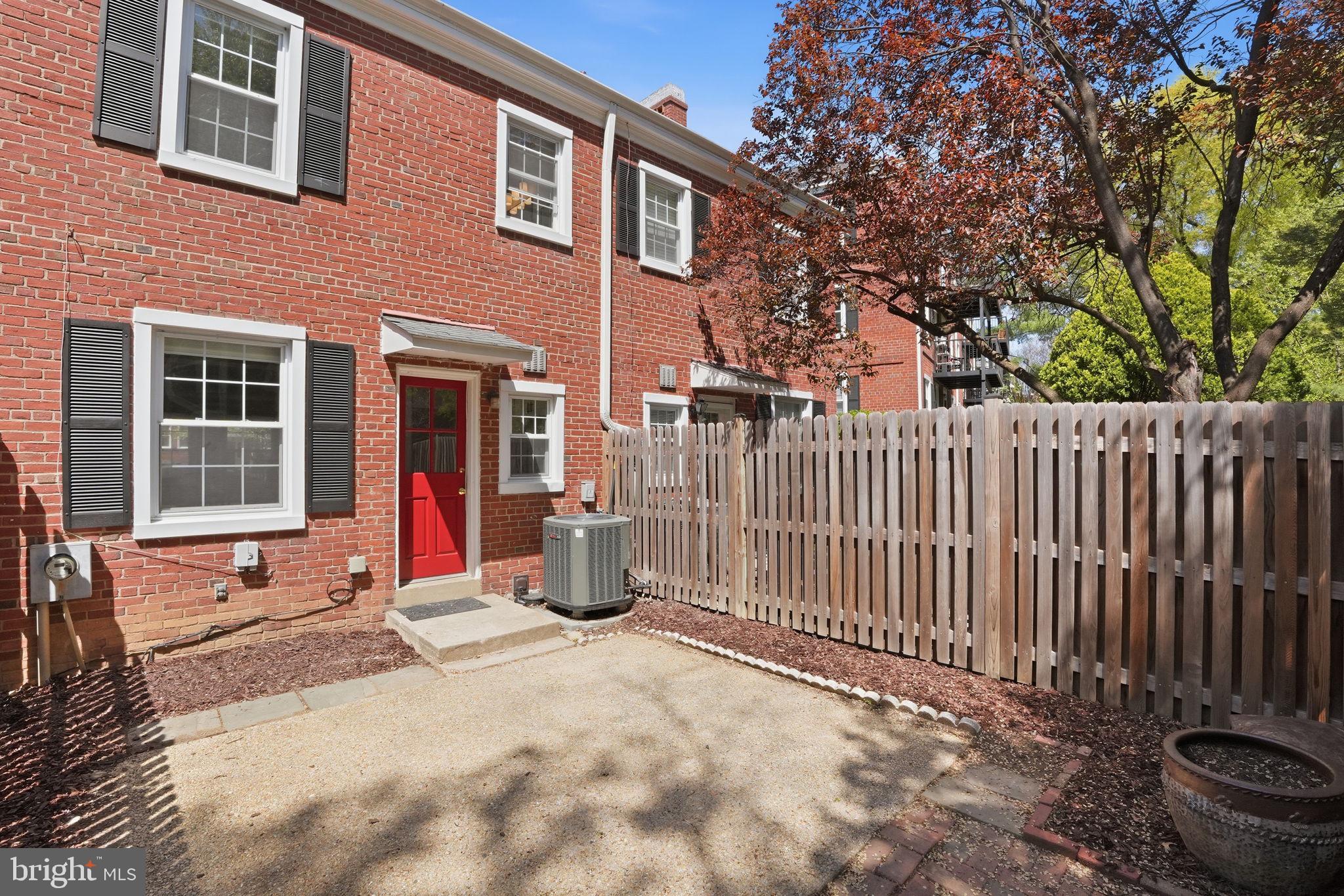 FAIRLINGTON VILLAGES - Residential