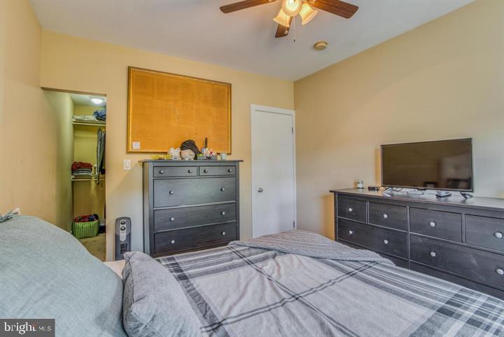 LOCUST POINT - Residential