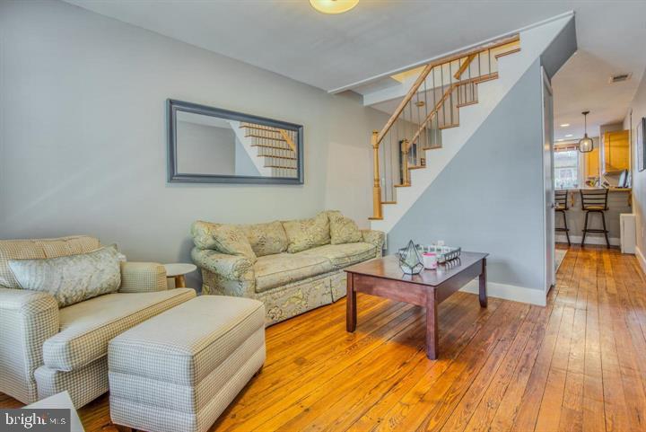 LOCUST POINT - Residential