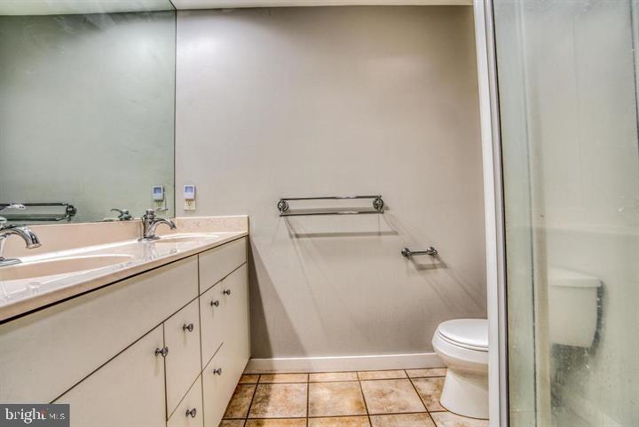 LOCUST POINT - Residential