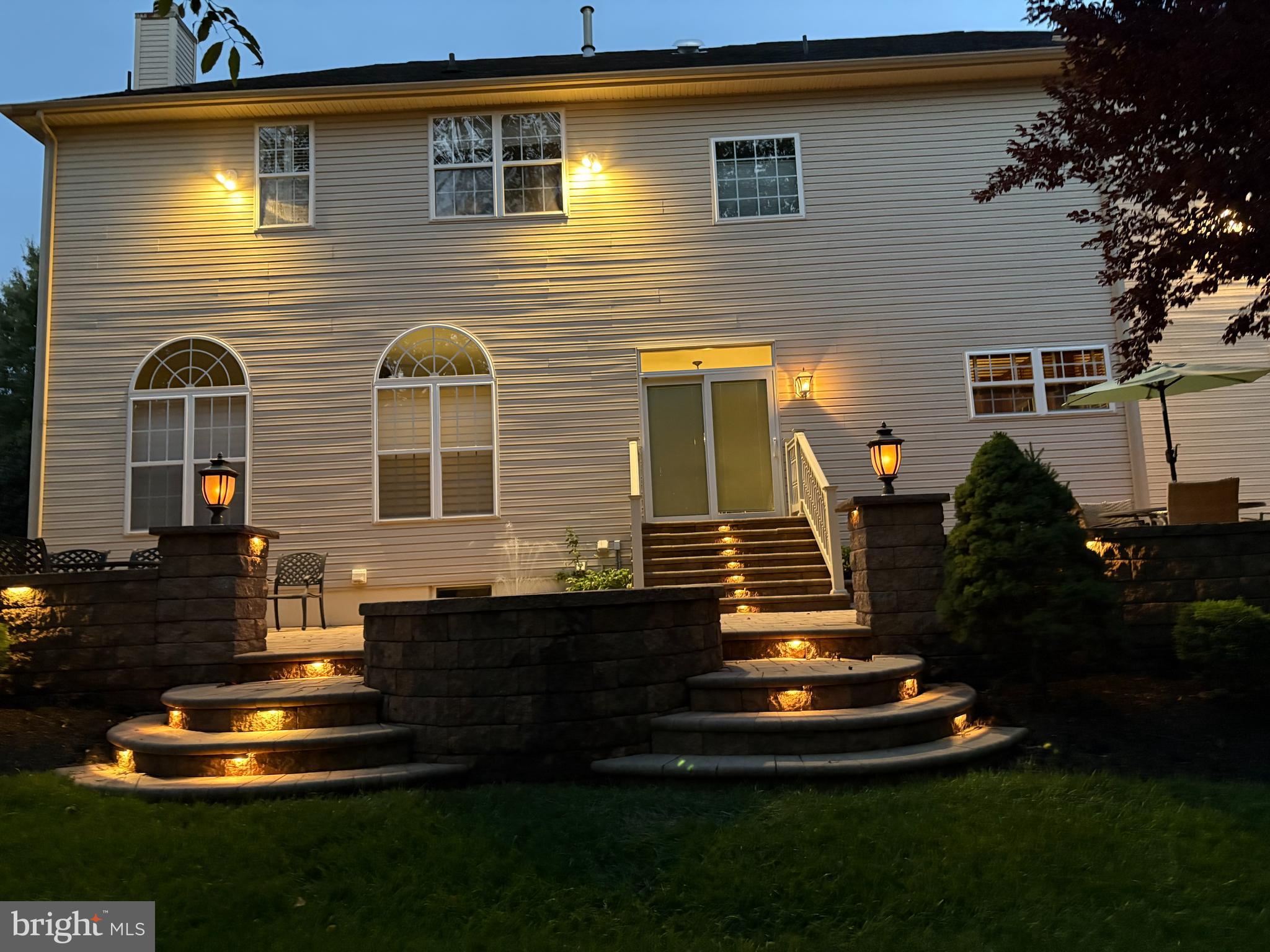 4 FLORABUNDA LANE