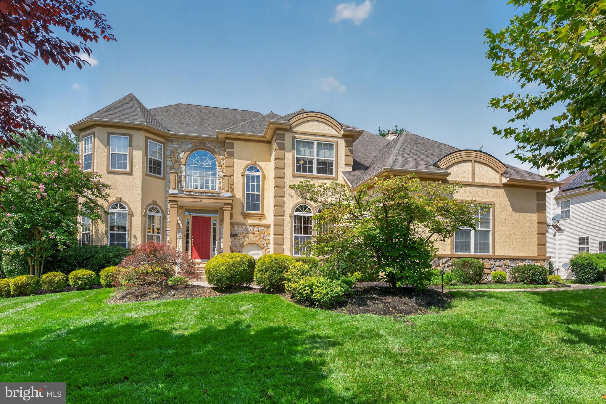 4 FLORABUNDA LANE