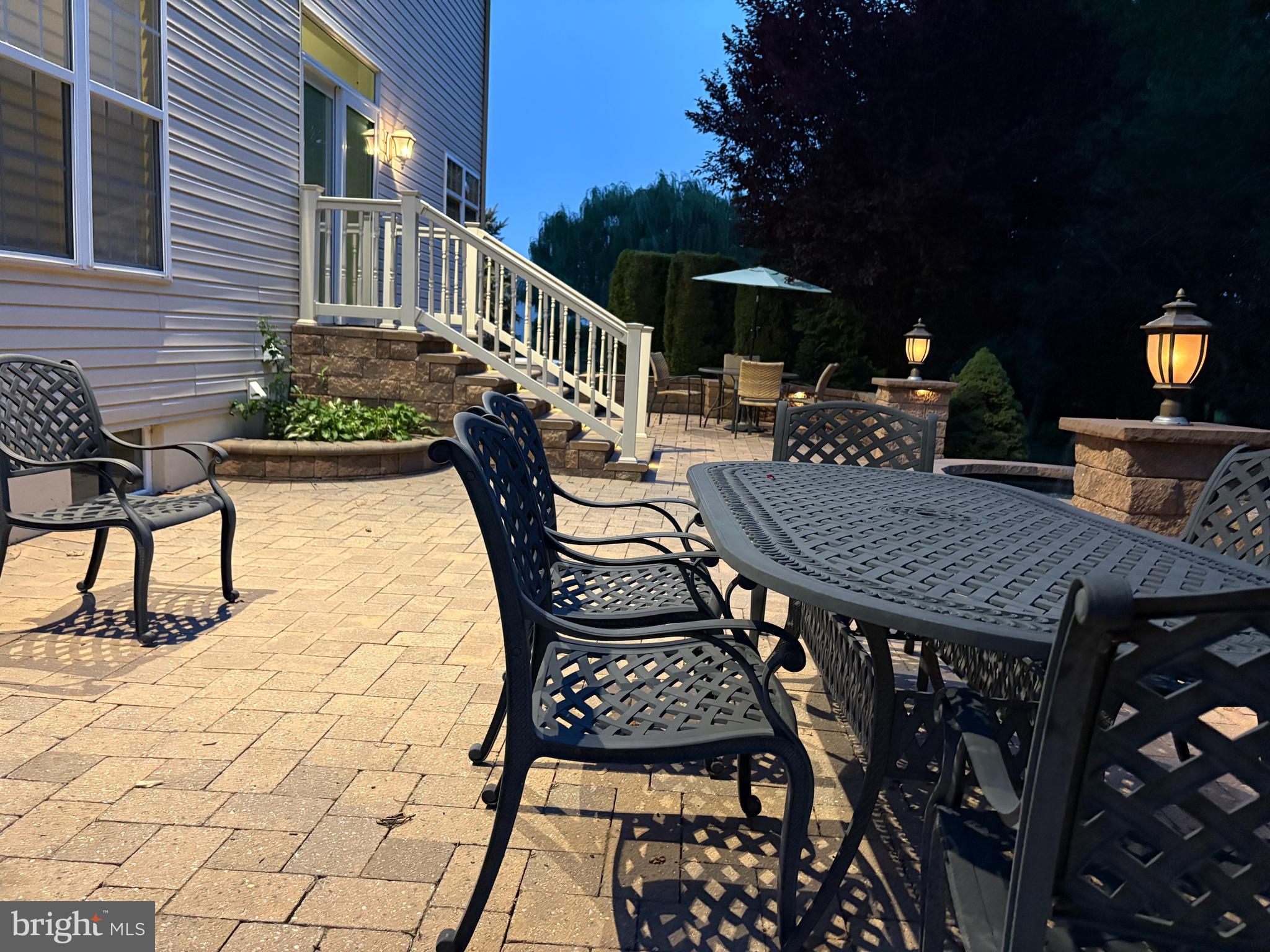 4 FLORABUNDA LANE