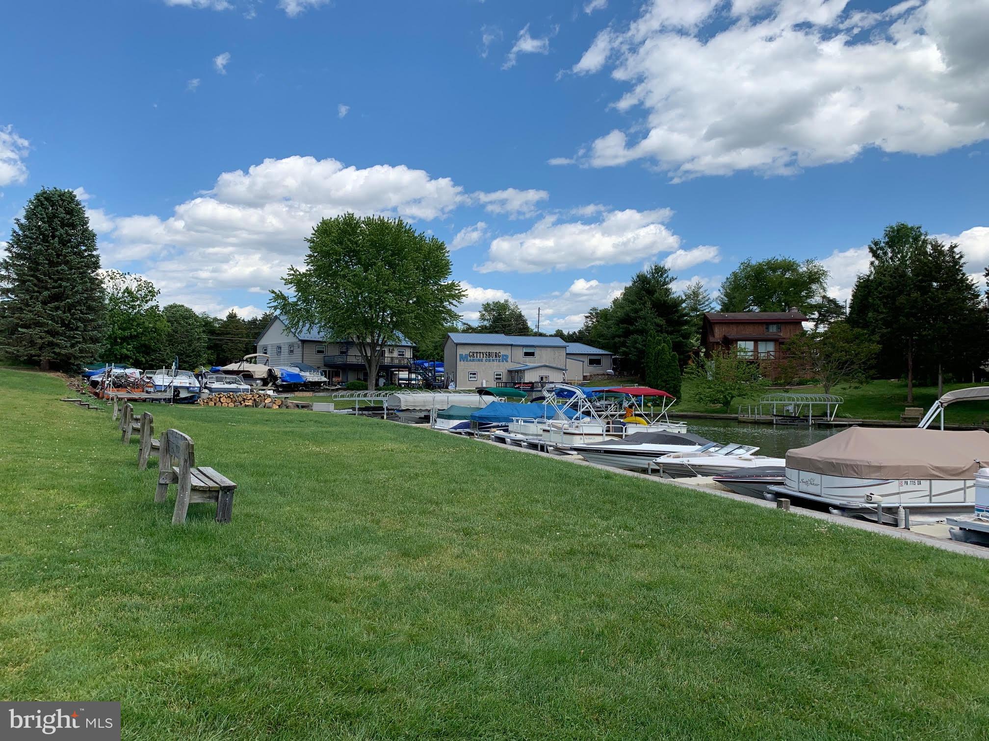 LAKE HERITAGE - Residential