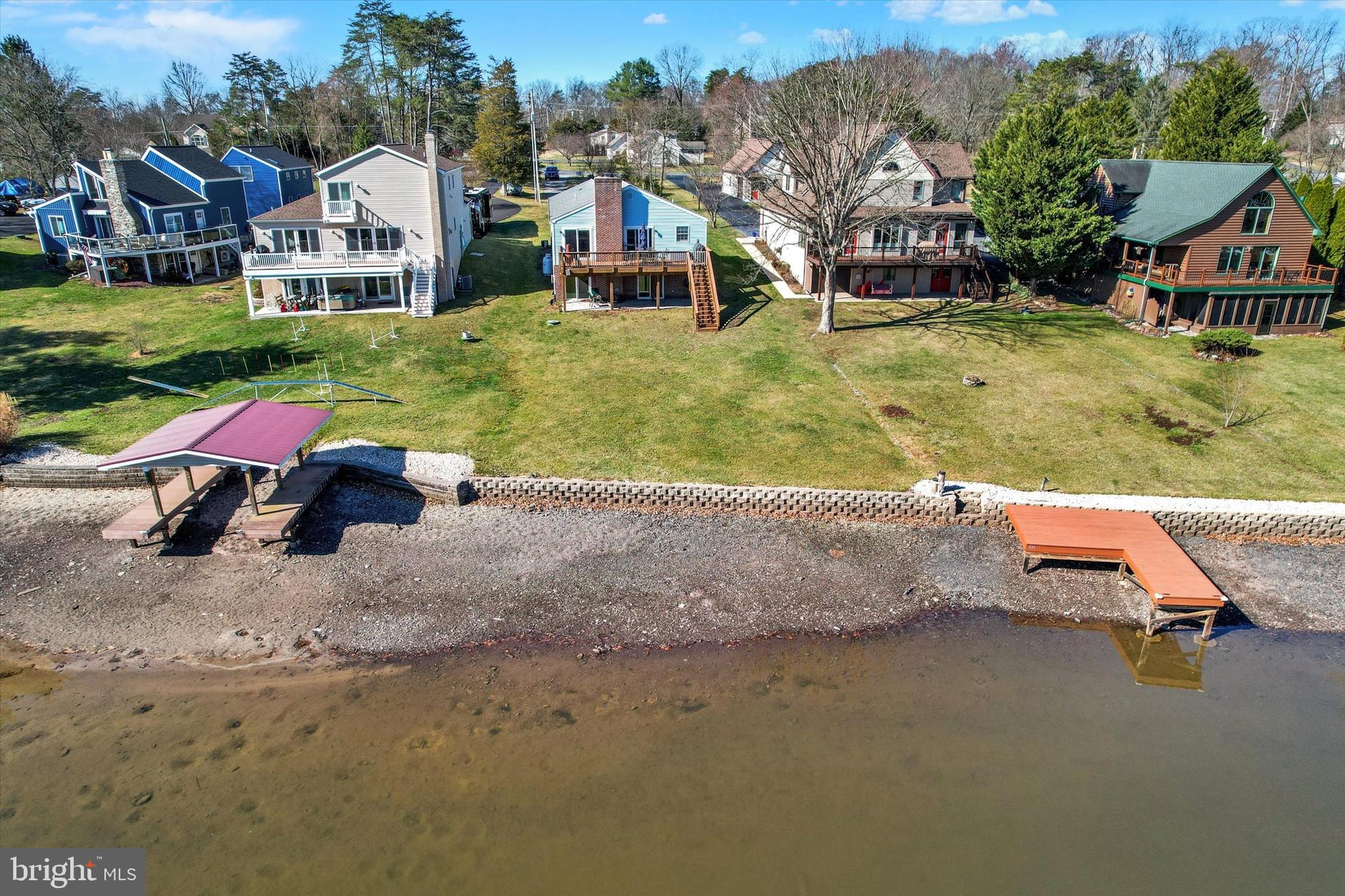 LAKE HERITAGE - Residential