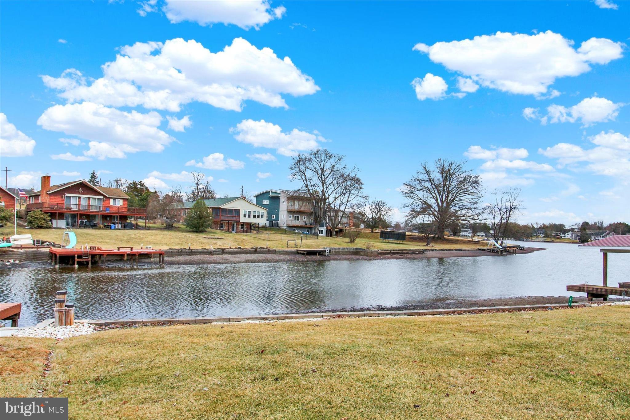 LAKE HERITAGE - Residential