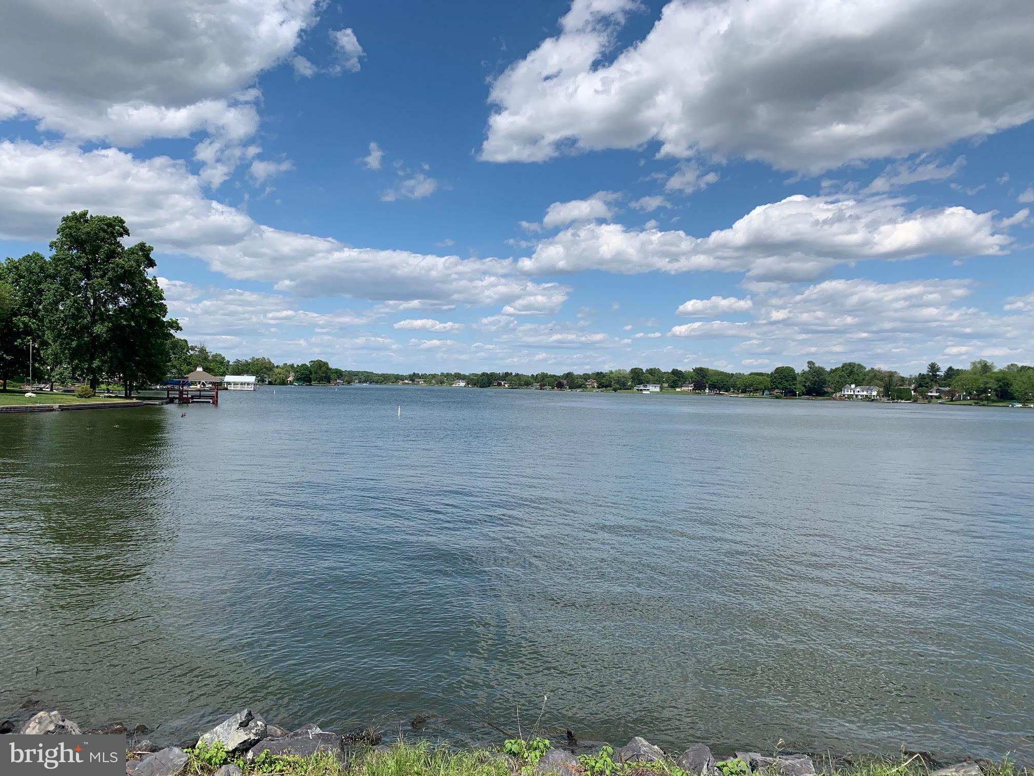 LAKE HERITAGE - Residential