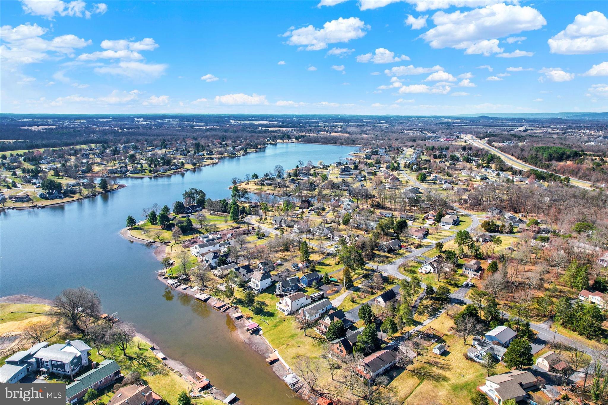 LAKE HERITAGE - Residential