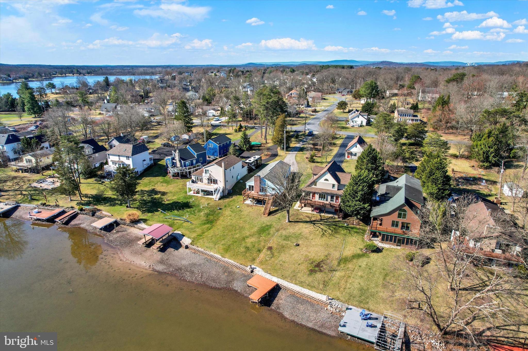 LAKE HERITAGE - Residential