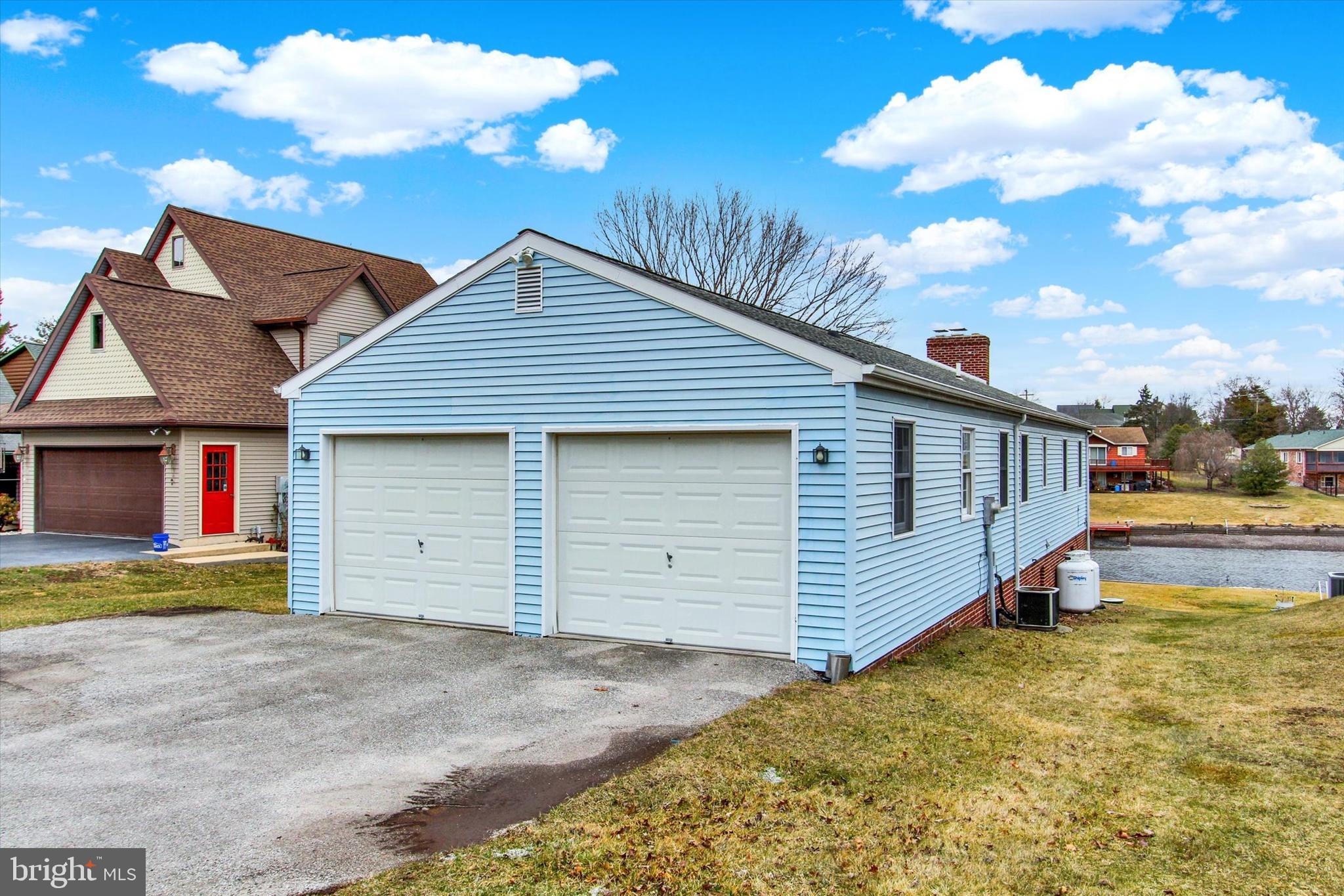 LAKE HERITAGE - Residential