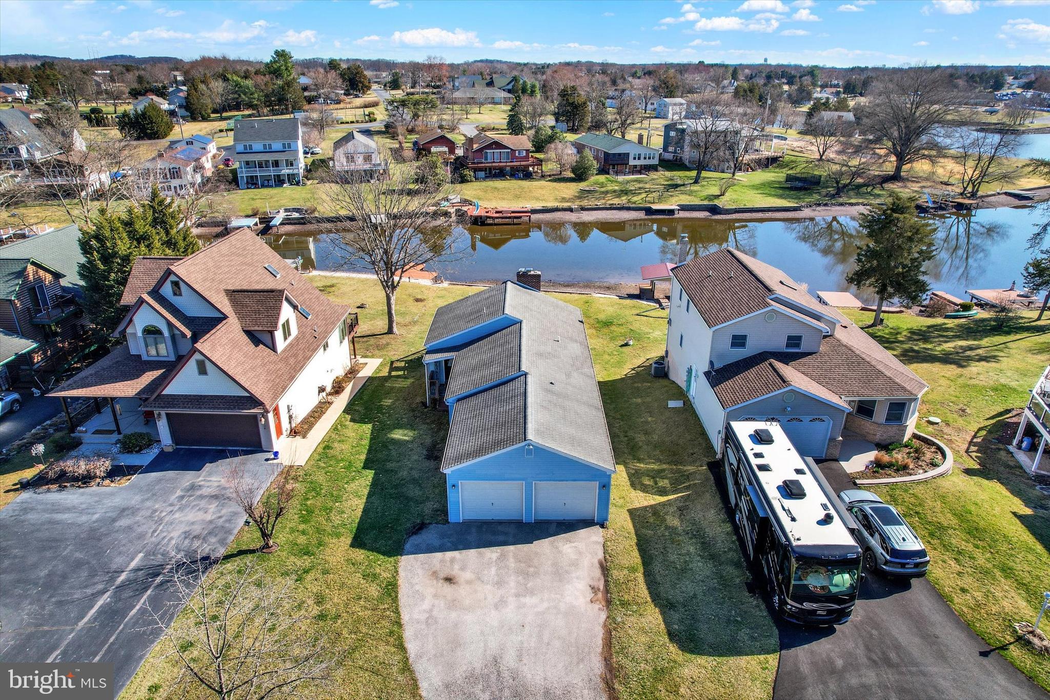 LAKE HERITAGE - Residential