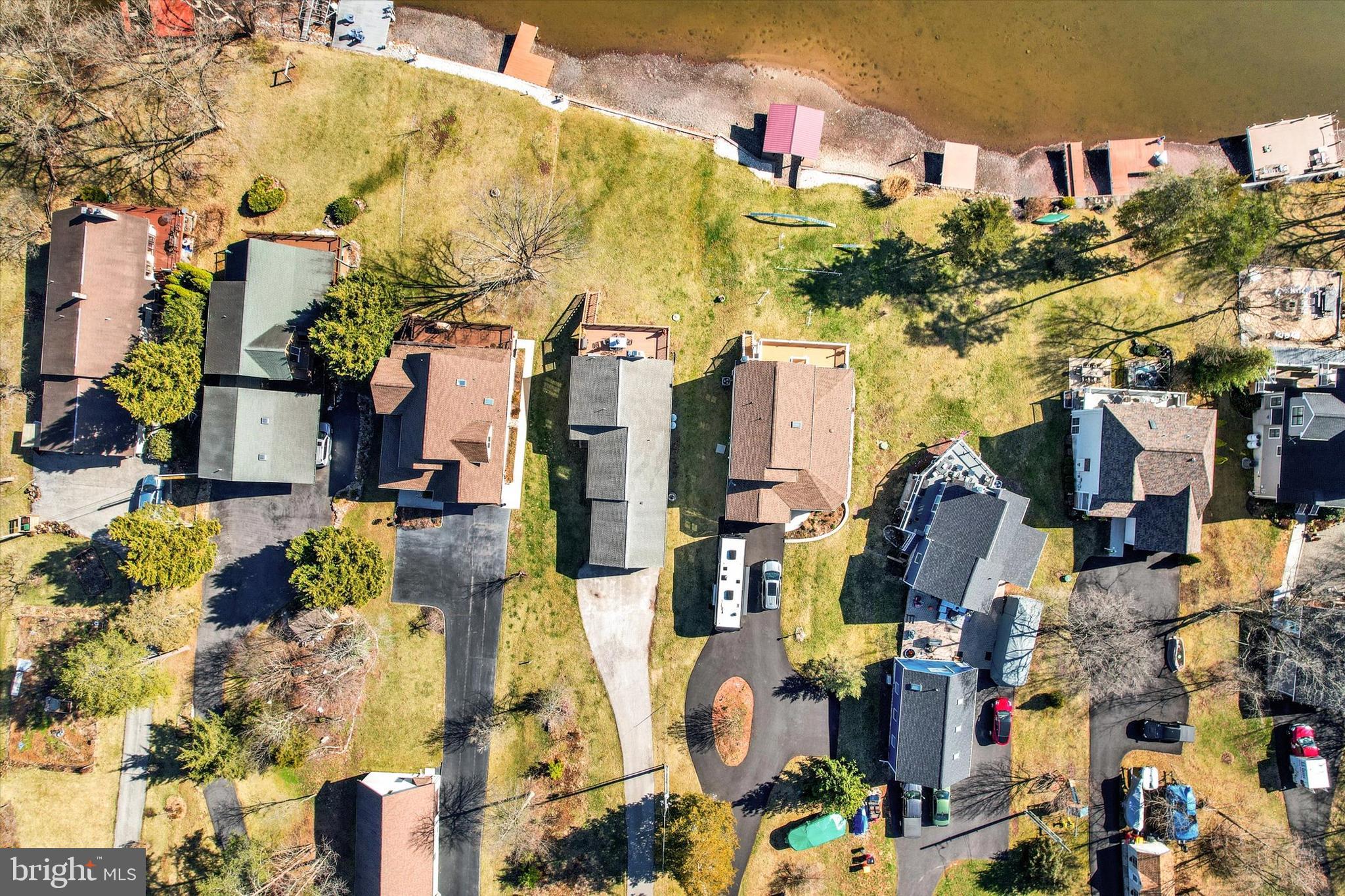 LAKE HERITAGE - Residential