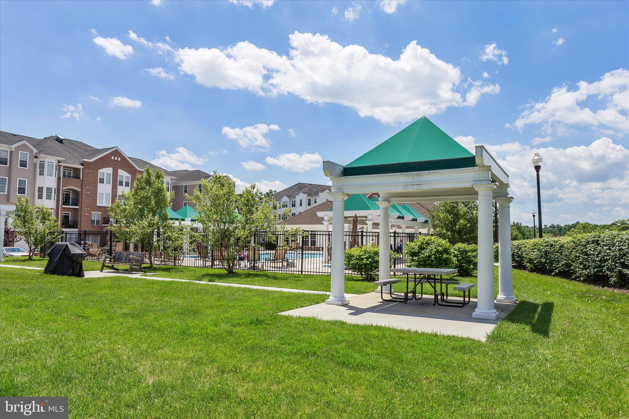 MAPLECREST - Residential