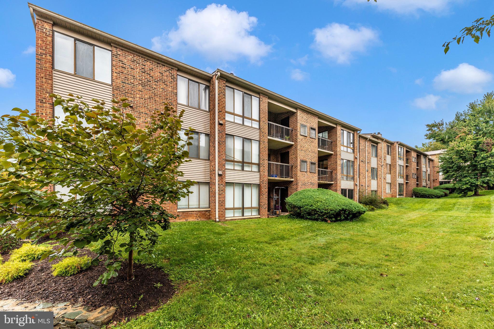 FARMINGDALE - Residential