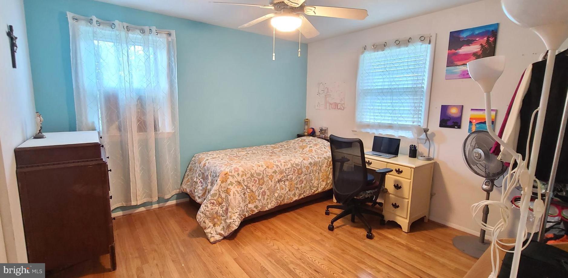 COUNTRY CLUB MANOR - Residential