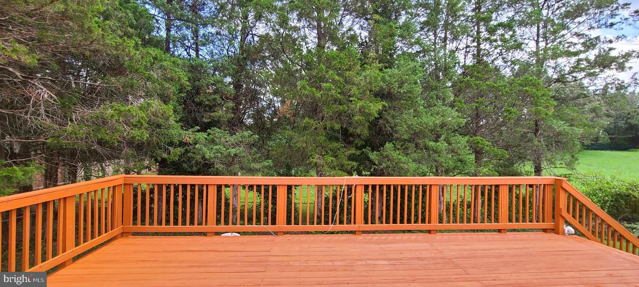 COUNTRY CLUB MANOR - Residential