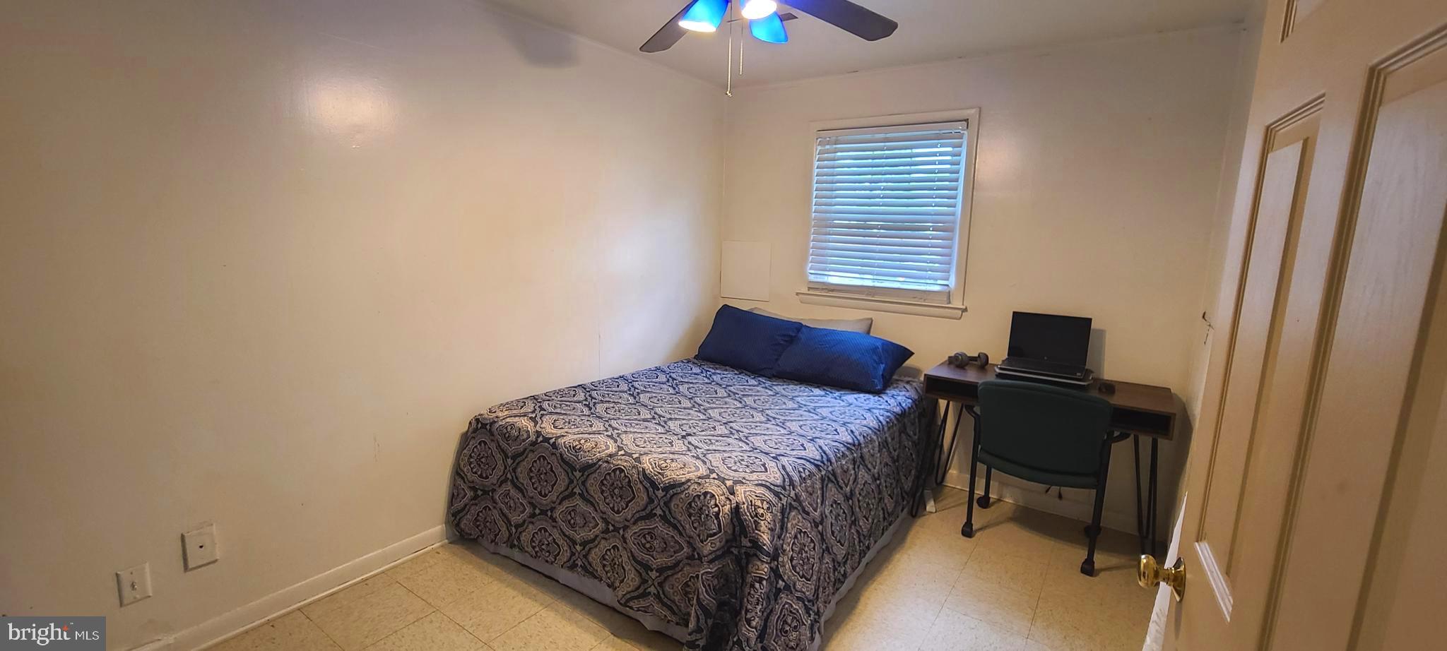 COUNTRY CLUB MANOR - Residential