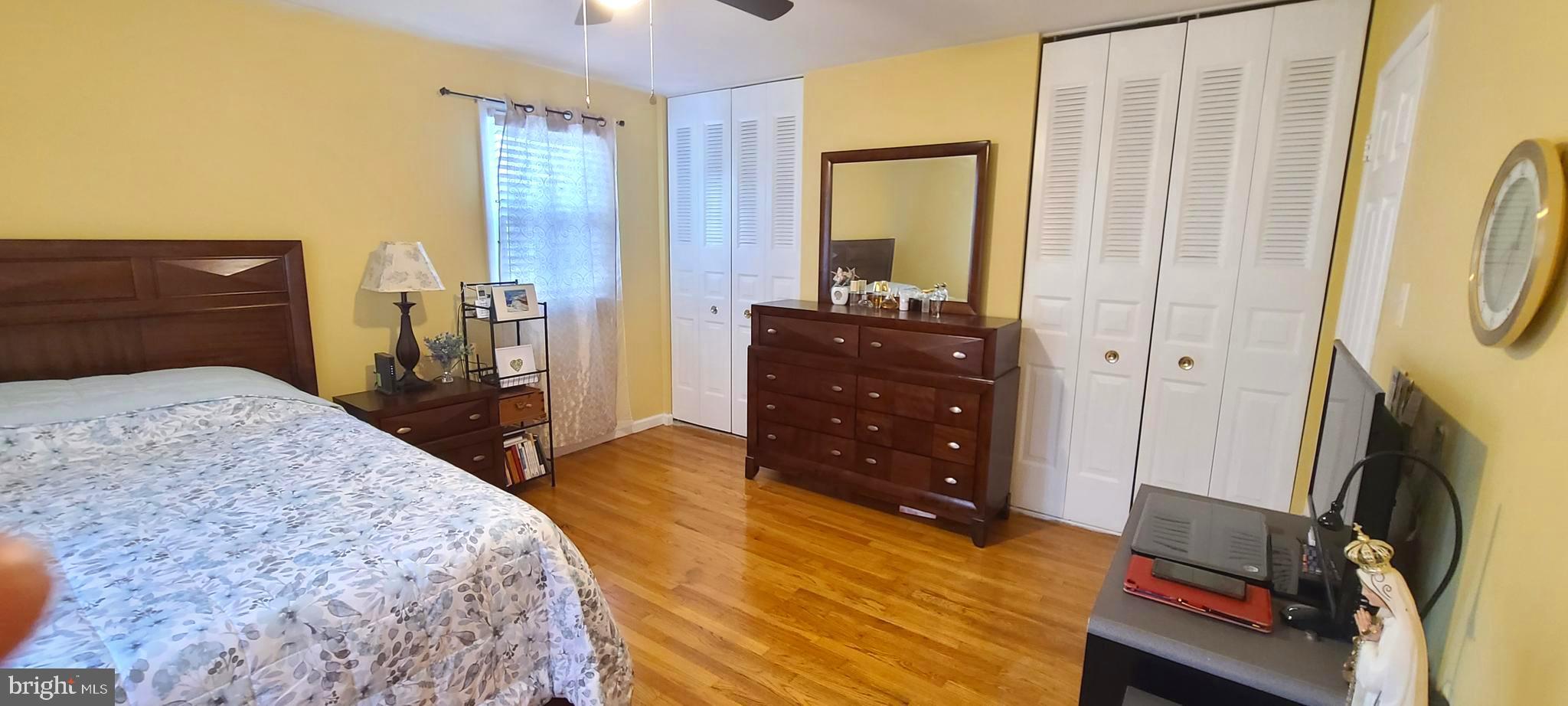 COUNTRY CLUB MANOR - Residential