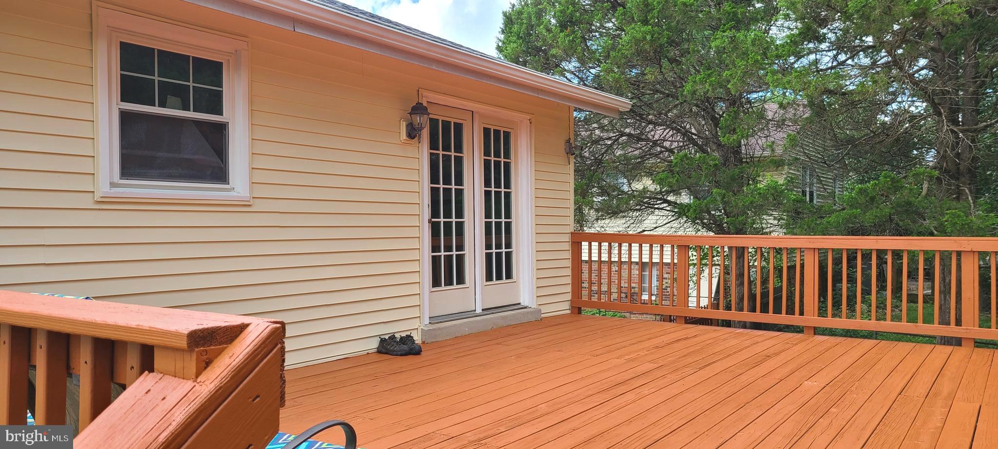 COUNTRY CLUB MANOR - Residential