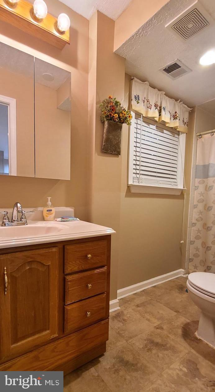 COUNTRY CLUB MANOR - Residential