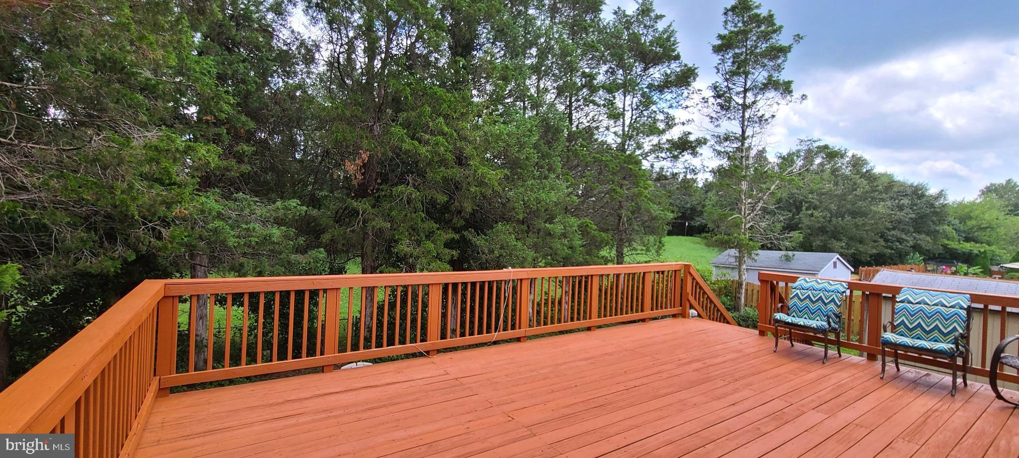 COUNTRY CLUB MANOR - Residential