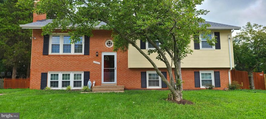 Ready to move in? This beautiful home with 5 bedrooms and 3 full baths is the perfect choice for you! Spacious characteristics include a wide park-like setting that is accessible from the backyard and a large deck which has been newly painted (2020). Fence also has been newly painted (2020), new roof and siding installed in 2016, stainless steel refrigerator placed in 2015, bamboo flooring installed in the lower level (2017) and new Samsung washer and dryer (2017). Kitchen complete with granite countertop, newly built-in microwave (2020), along with tile back-splash. The entire main level has hardwood floor. Plenty of storage area available in the huge shed, workroom, crawl-space below the stairs, and enclosed under-deck. Location is ideal as it is near I-66 and Routes 28 & 29, a short commute to the popular shopping district Fair Oaks Mall and Washington D.C. Also near the newly established mixed-use shopping, dining and entertainment complex (The Field at Commonwealth, 2019).  New storm door installed.