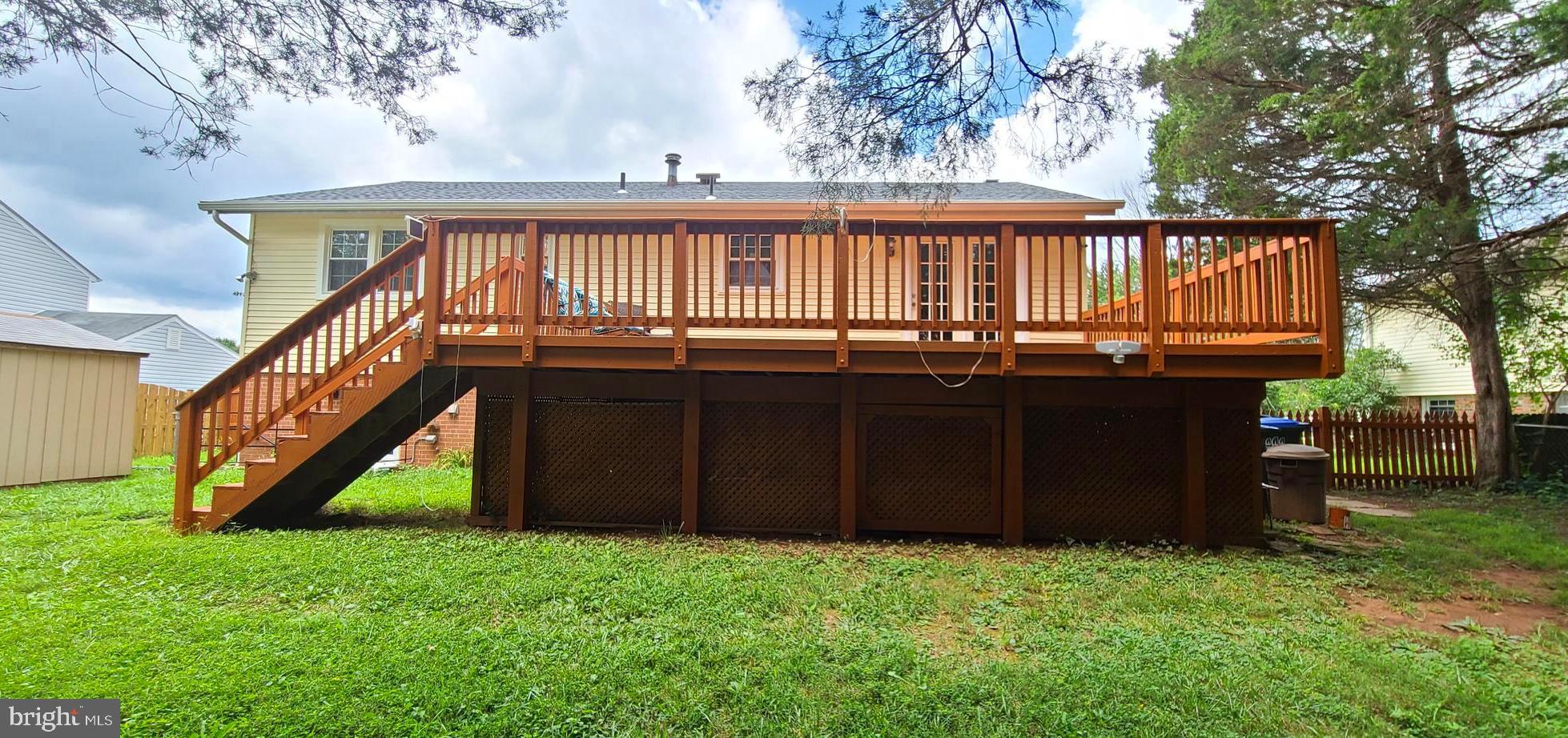 COUNTRY CLUB MANOR - Residential