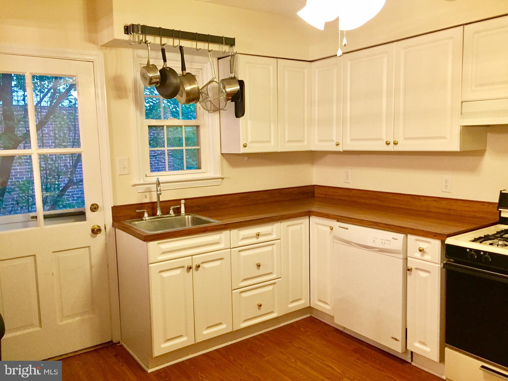 LOCH HILL - Residential Lease