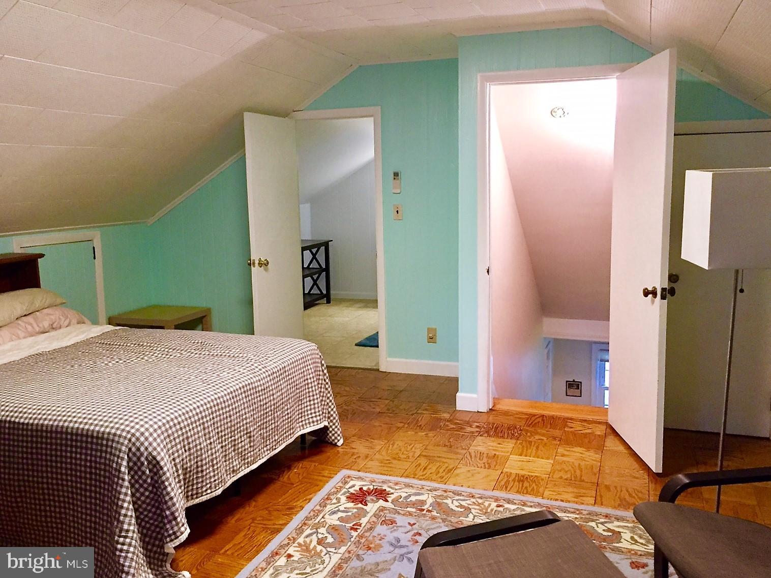 LOCH HILL - Residential Lease