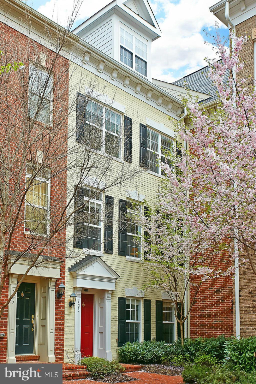 BUCKINGHAM COMMONS - Residential