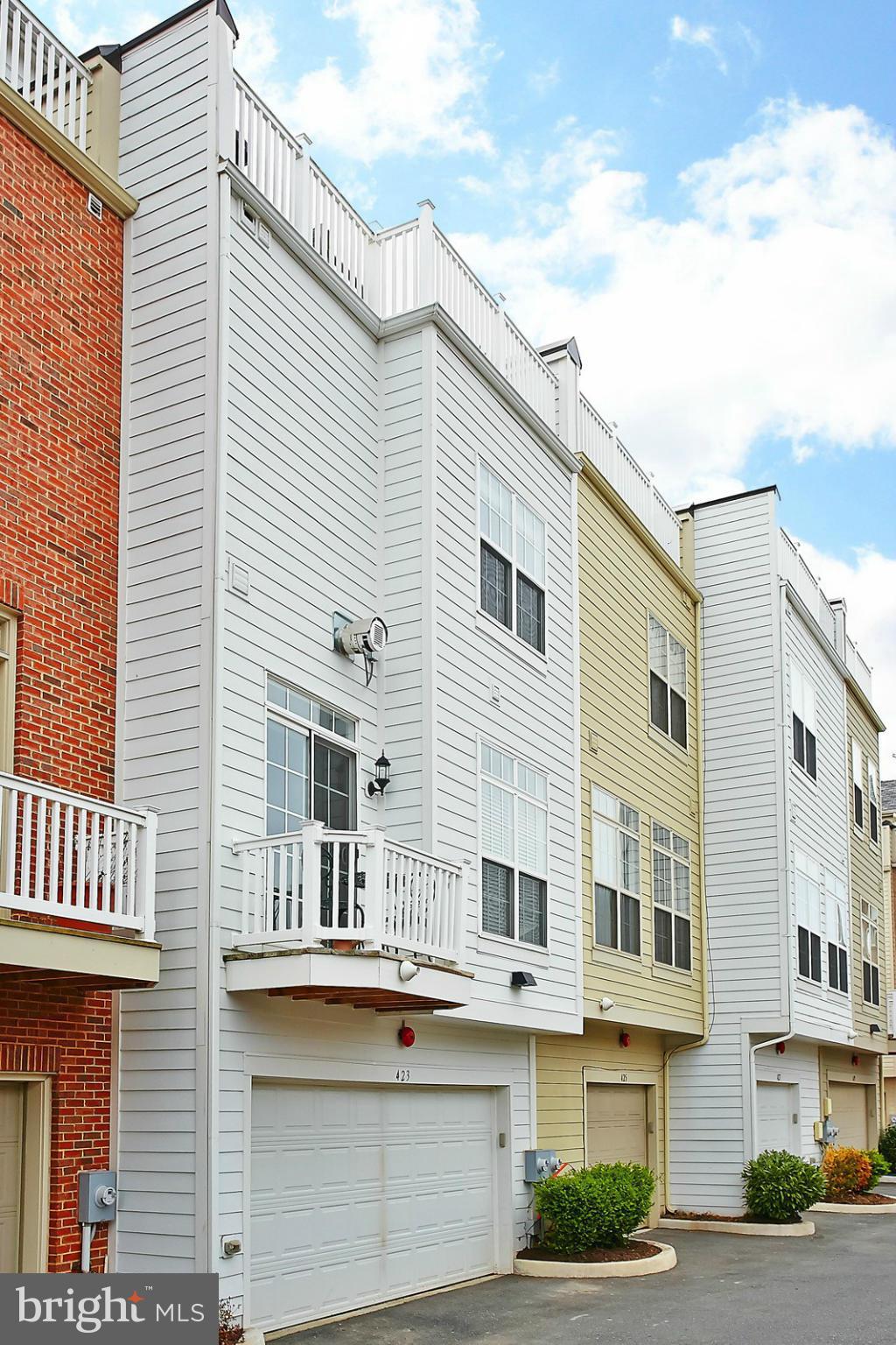 BUCKINGHAM COMMONS - Residential