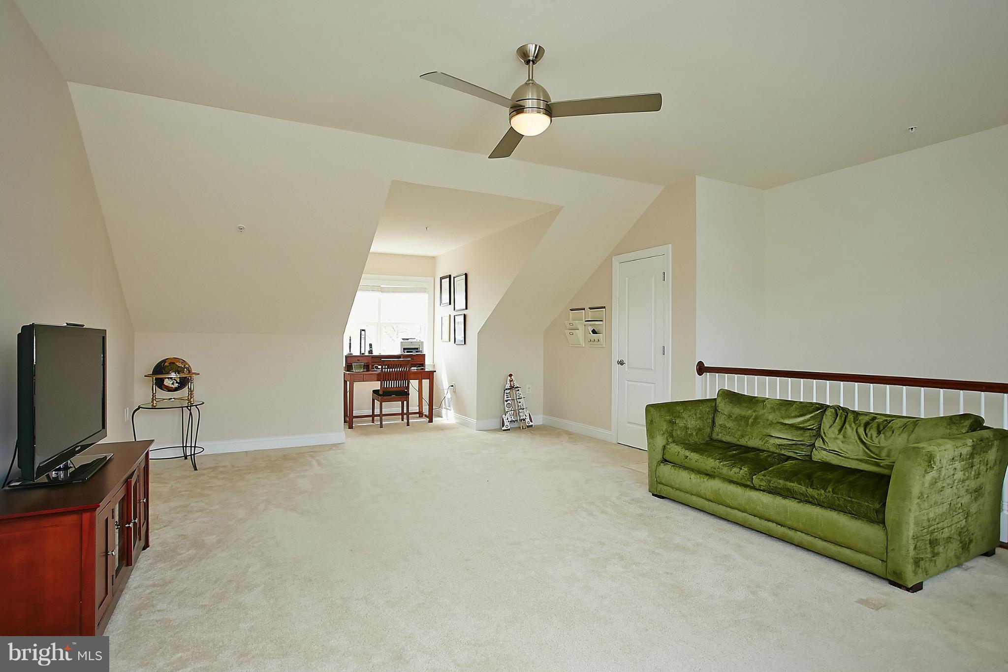 BUCKINGHAM COMMONS - Residential