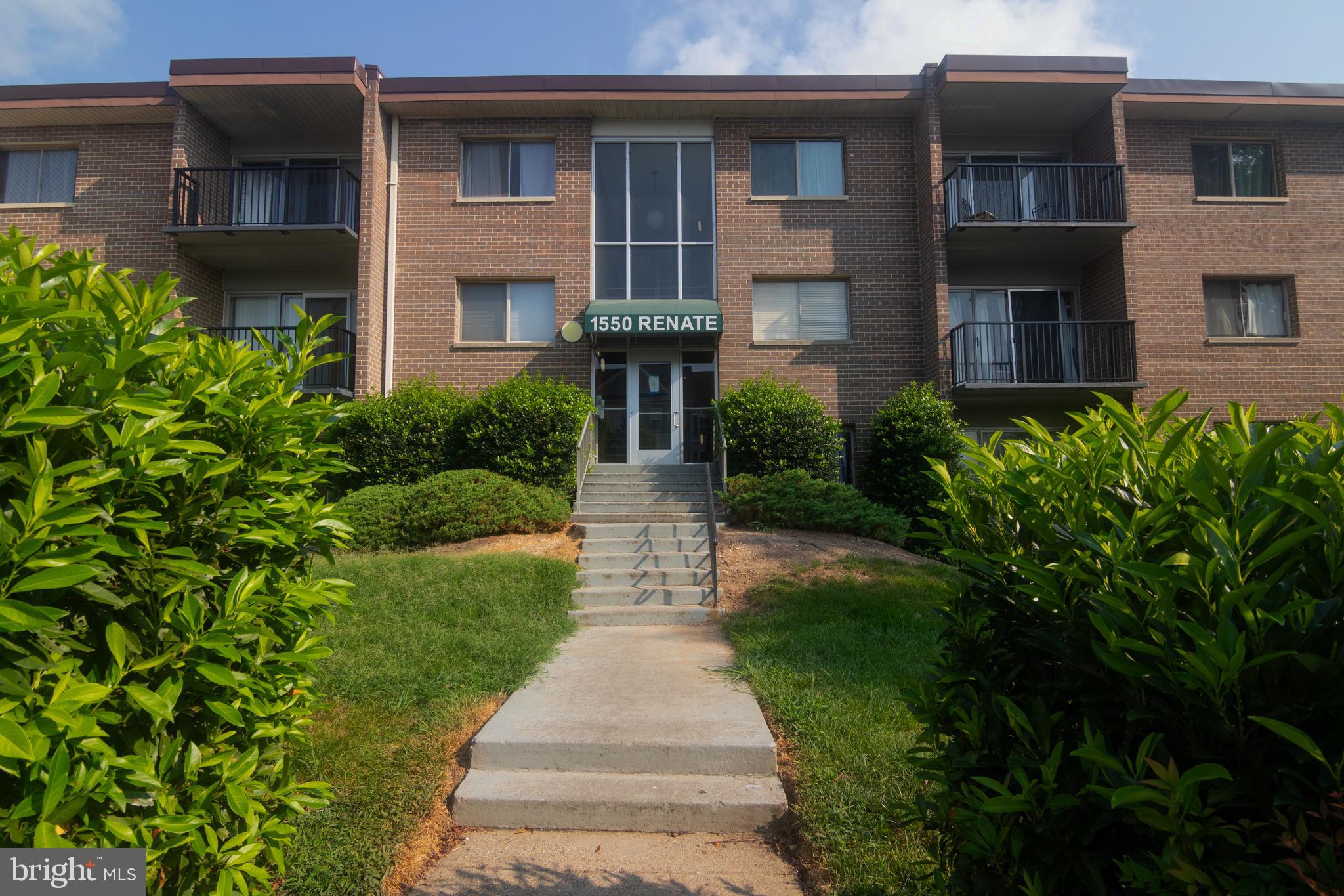Bright & Updated 1-Bedroom Condo
Step into comfort and convenience with this light-filled 1-bedroom, 1-bathroom condo offering style, space, and an unbeatable location just minutes away from the vibrant shops, art galleries, restaurants, and scenic waterfront of Old Town Occoquan. Inside, you’ll find the whole condo freshly painted and featuring modern recessed lighting throughout. The home welcomes you with an open layout, a spacious living area, and a modern gourmet kitchen with stainless steel appliances and ample island counter space for cooking and entertaining.
Step outside to your private walk-out patio, perfect for morning coffee, evening relaxation, or planter-style gardening. The generously sized bedroom offers privacy and great closet space, while the updated full bath adds a touch of luxury and charm.
Whether you're a first-time homebuyer, downsizing, or seeking an investment opportunity, this beautifully maintained condo offers a fantastic lifestyle in a sought-after location. Enjoy easy access to I-95, commuter routes, and nearby parks and trails—live close to nature while staying connected to everything Northern Virginia has to offer.
Don’t miss this opportunity—schedule your showing today!