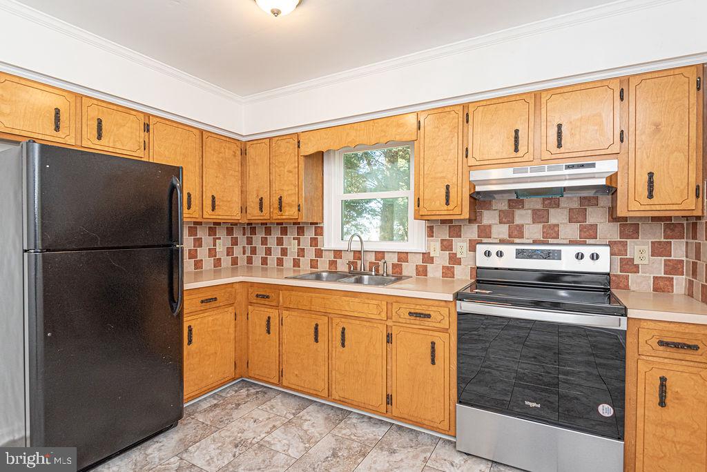 308 GLEN OAK CIRCLE