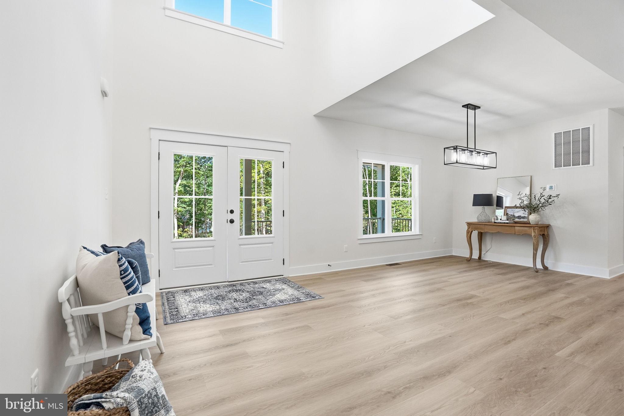 LIGHTHOUSE POINT - Residential