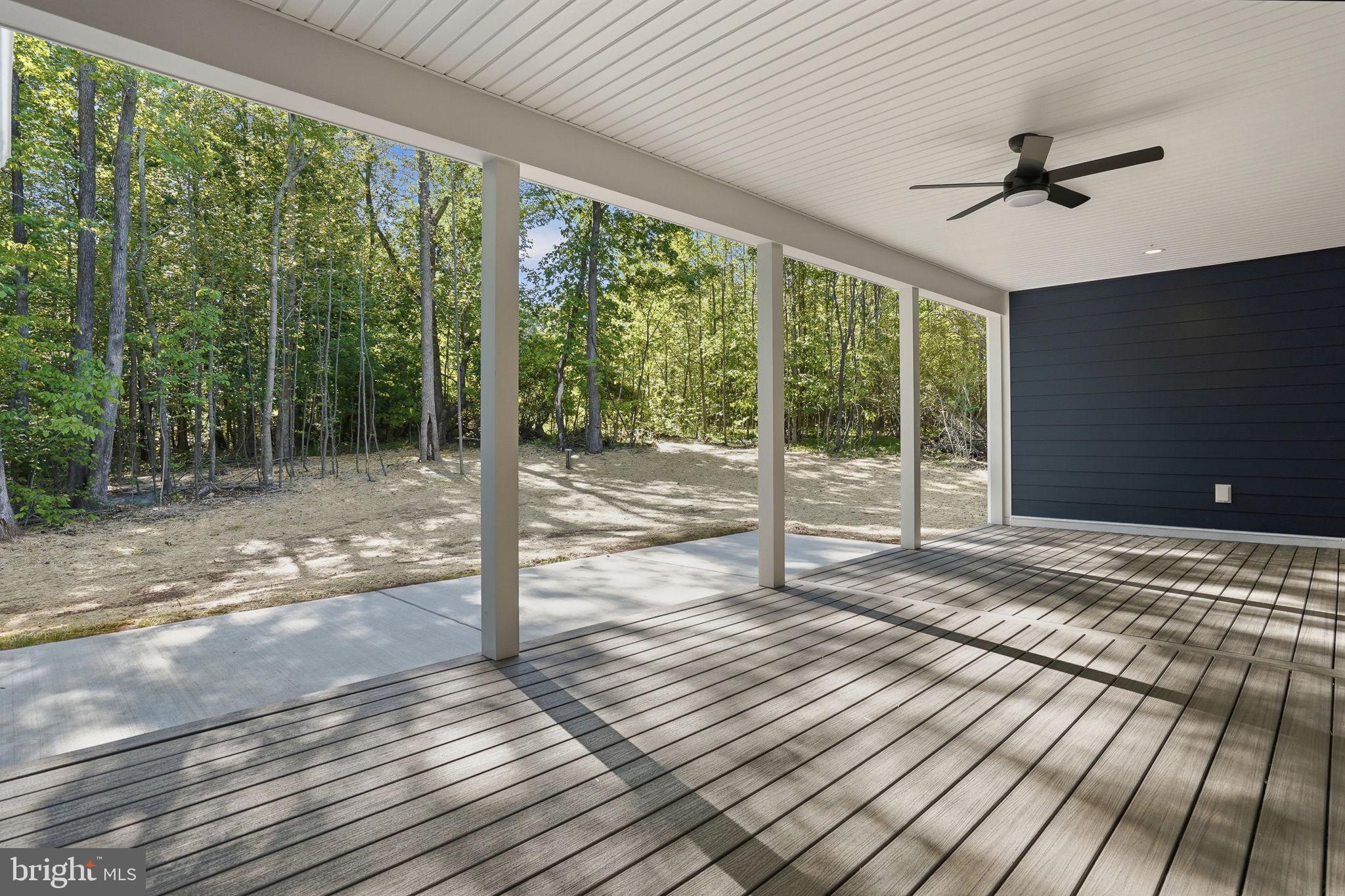 LIGHTHOUSE POINT - Residential