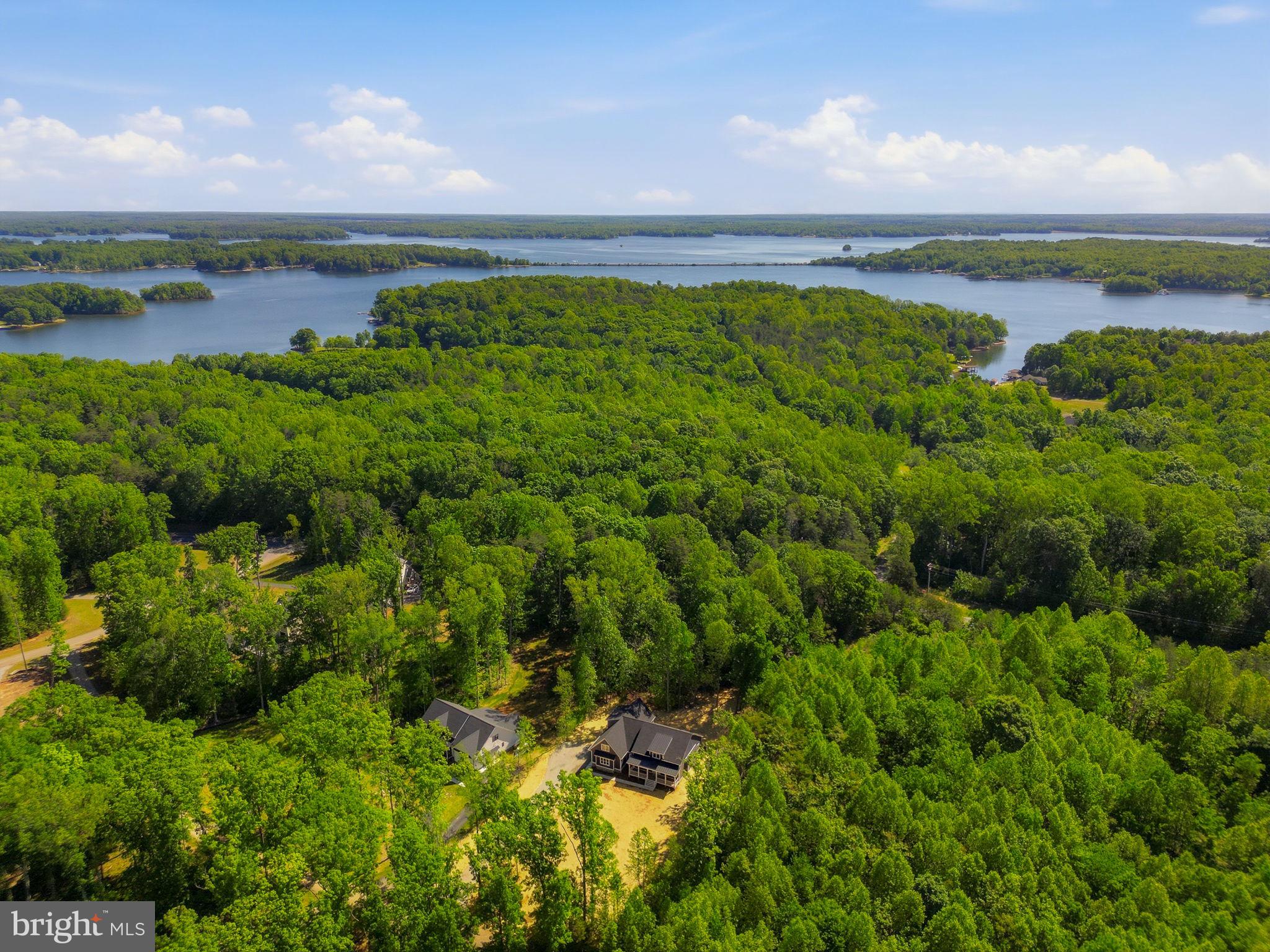 LIGHTHOUSE POINT - Residential