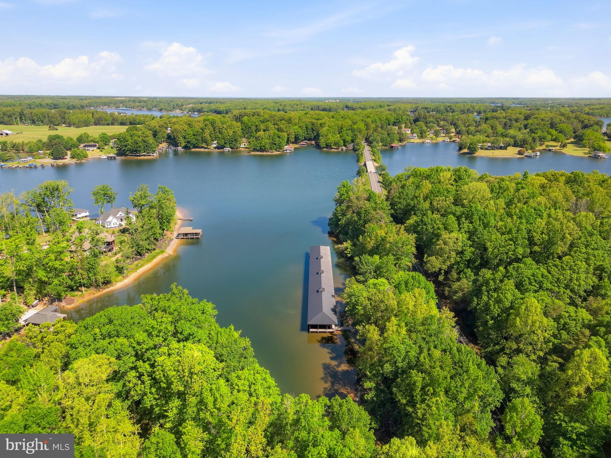 LIGHTHOUSE POINT - Residential