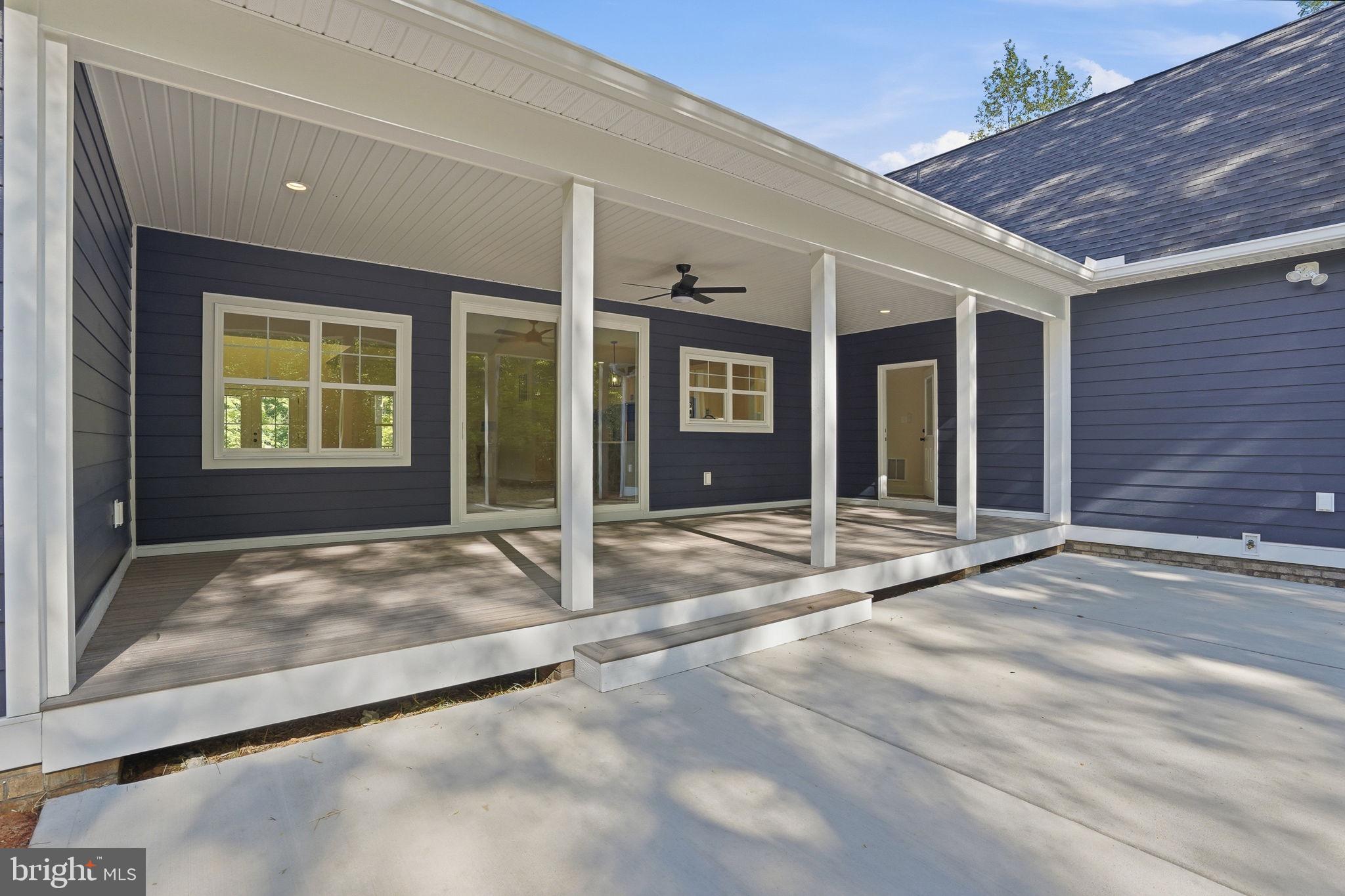 LIGHTHOUSE POINT - Residential