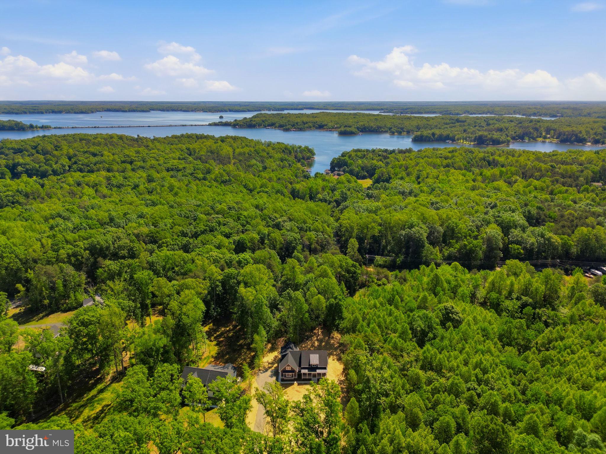 LIGHTHOUSE POINT - Residential