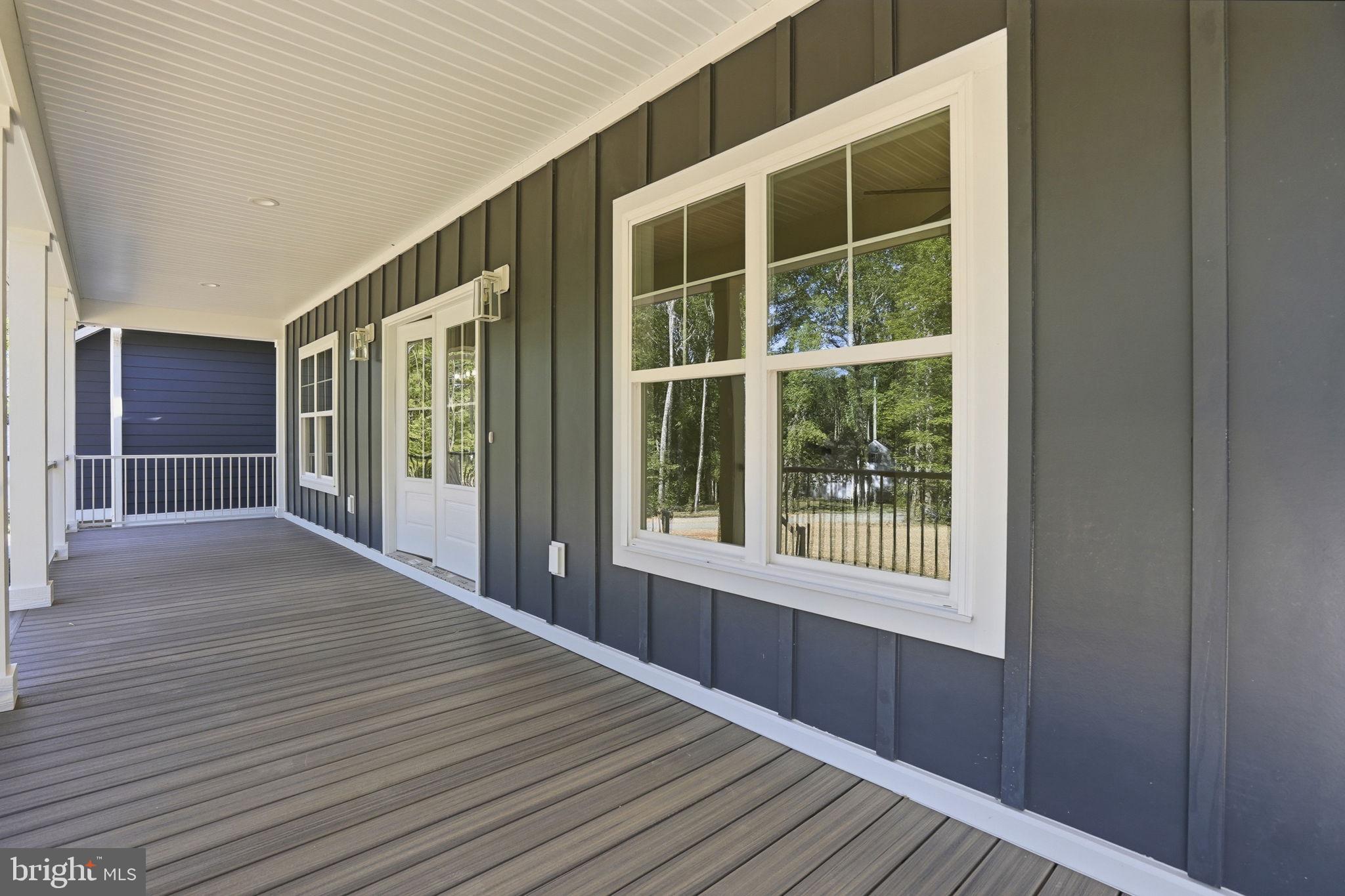 LIGHTHOUSE POINT - Residential