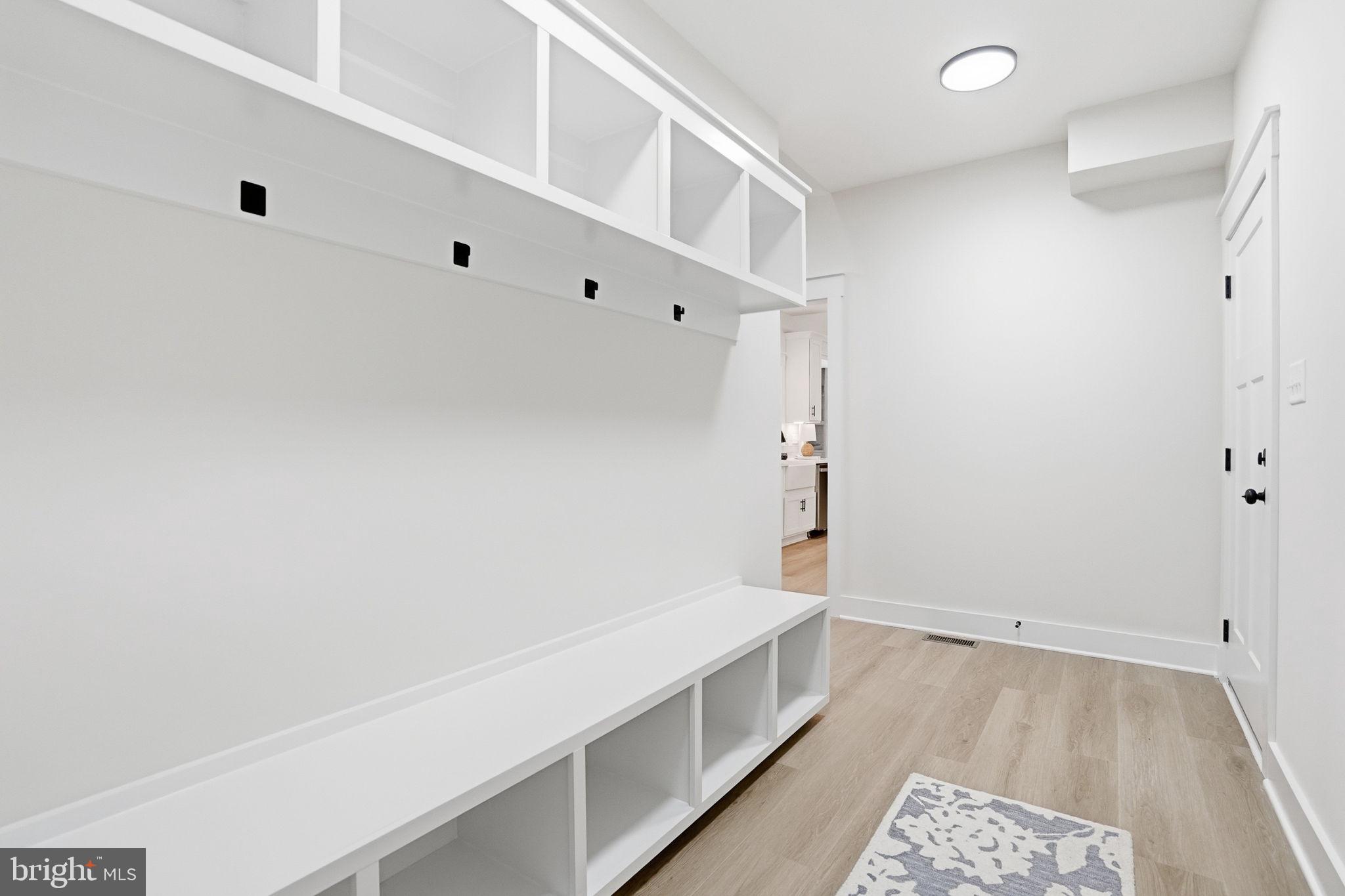 LIGHTHOUSE POINT - Residential