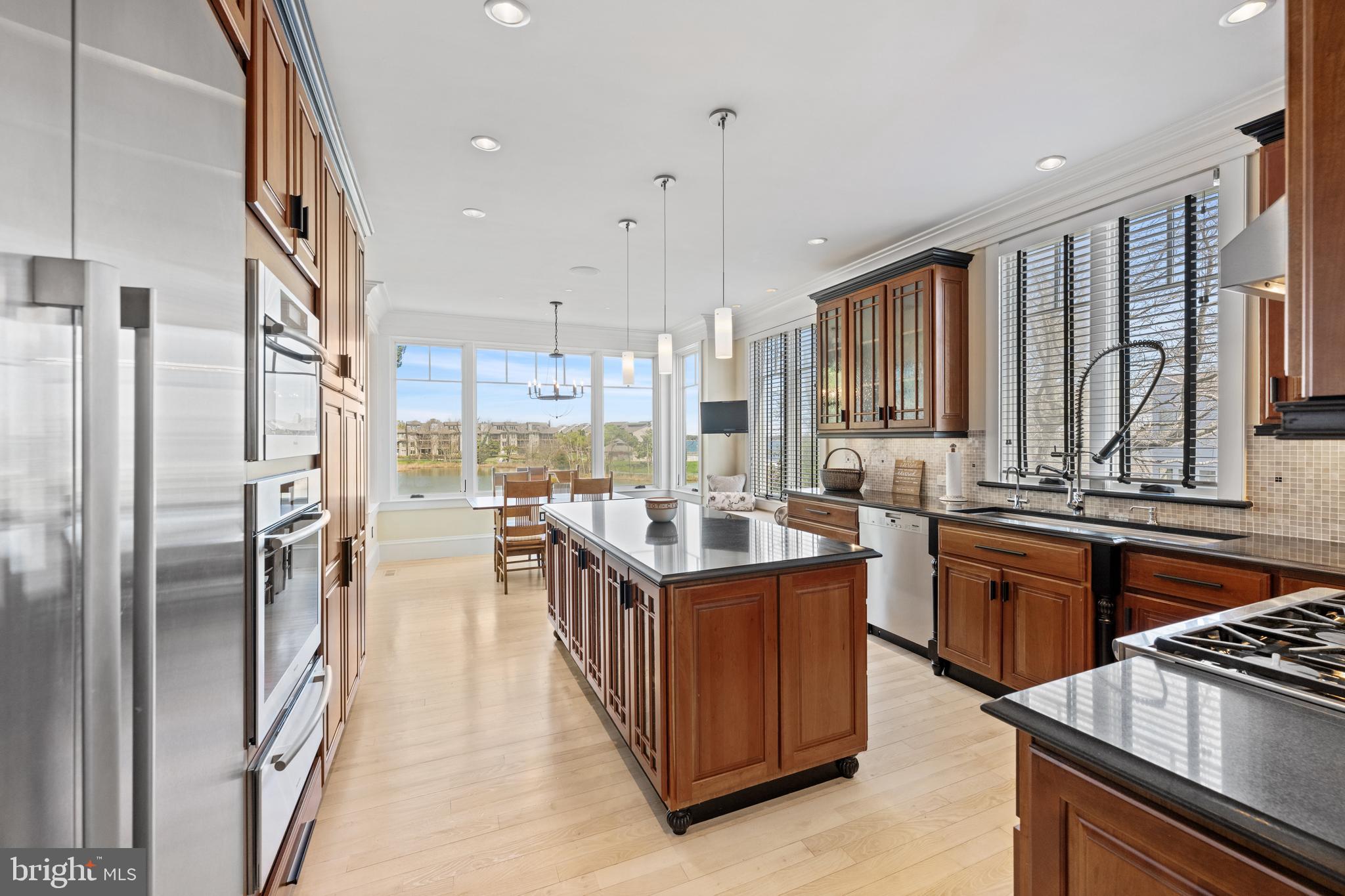 ANNAPOLIS ROADS - Residential