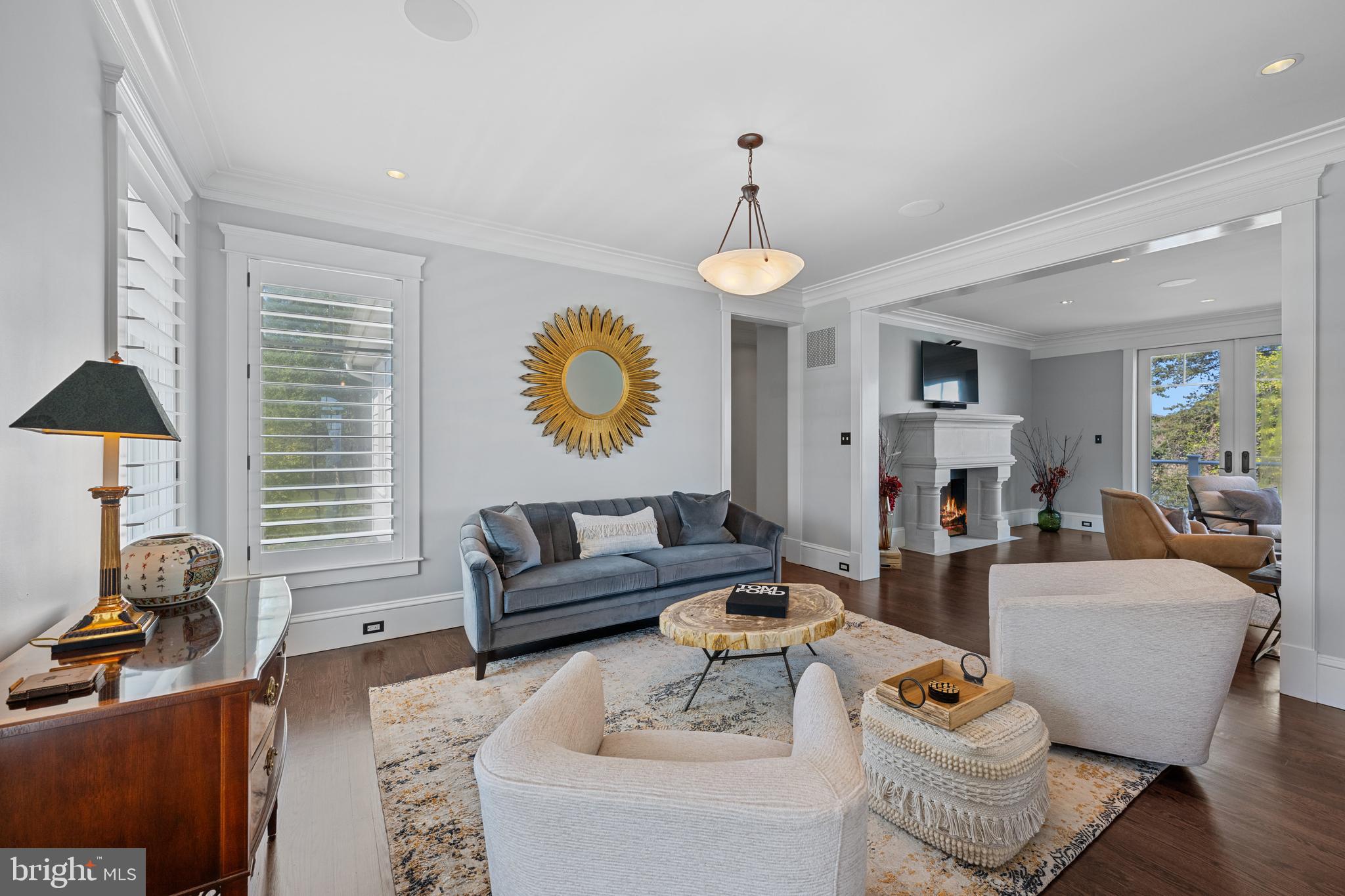 ANNAPOLIS ROADS - Residential