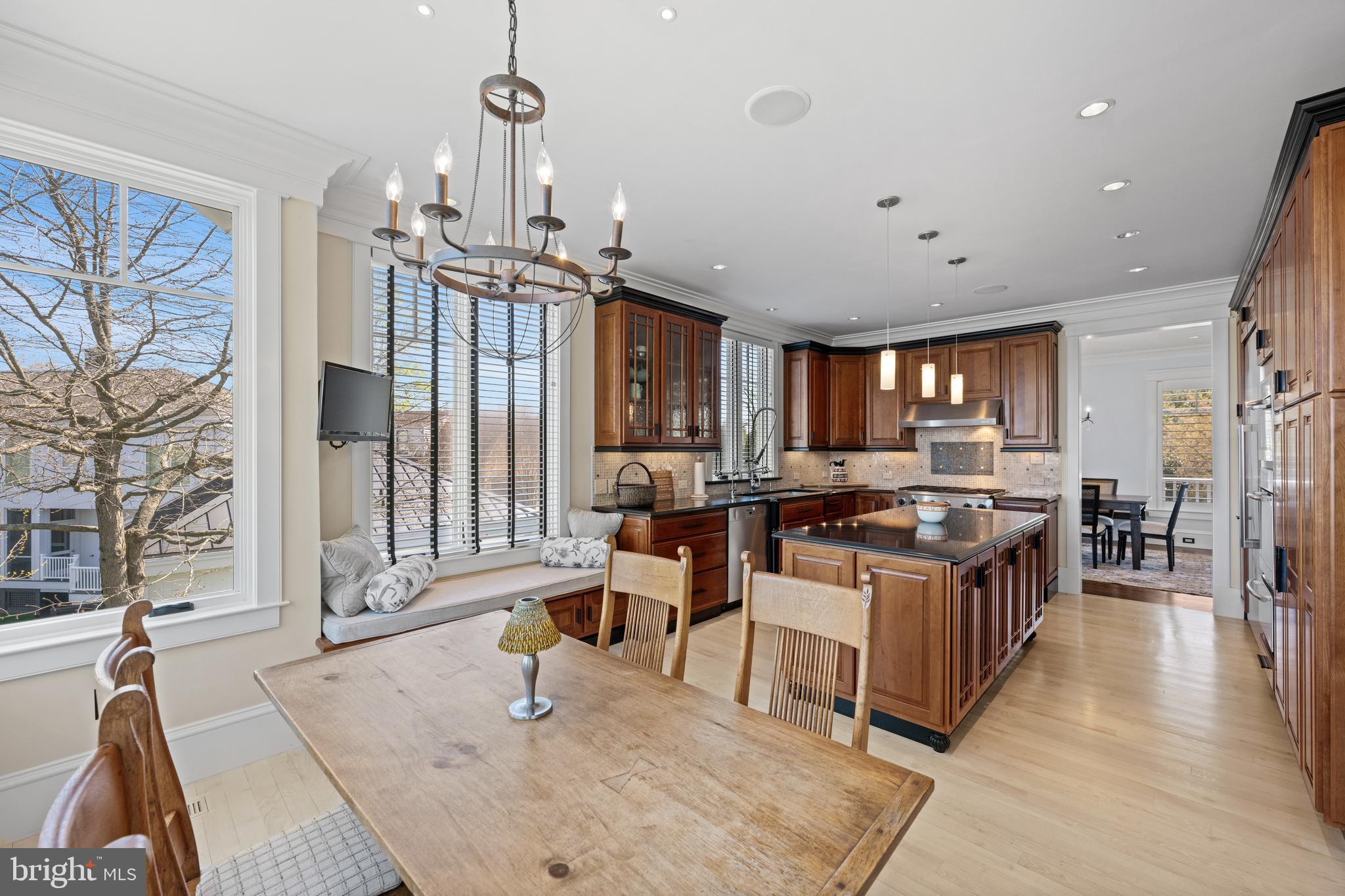 ANNAPOLIS ROADS - Residential