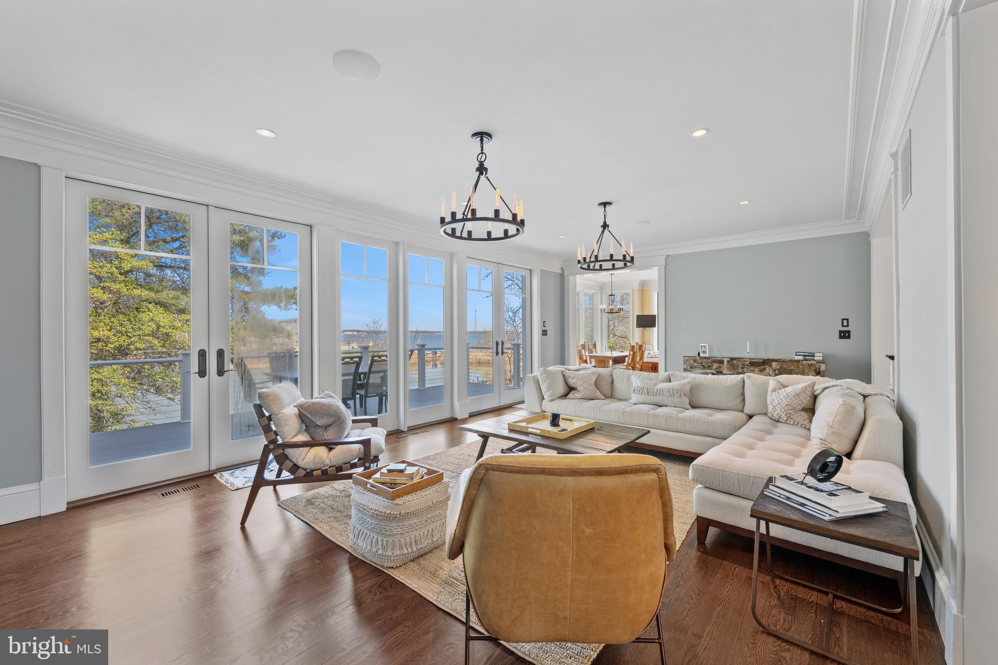 ANNAPOLIS ROADS - Residential