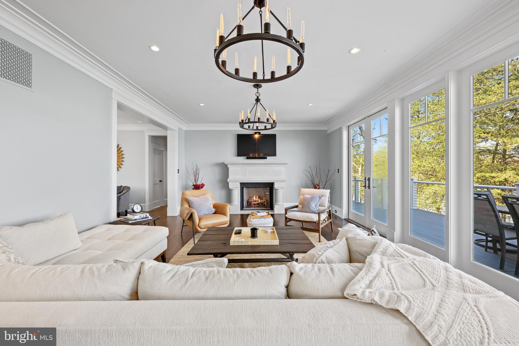 ANNAPOLIS ROADS - Residential